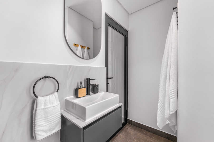 To Let 1 Bedroom Property for Rent in De Waterkant Western Cape